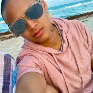 Meet your Posher, Vanny